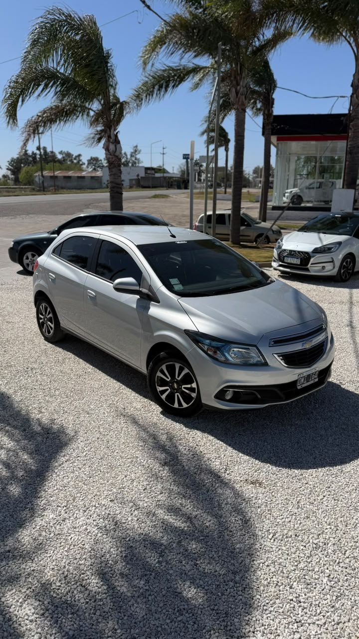 CHEVROLET - ONIX  LTZ  1.4  - AUTOMÁTICA - 2015